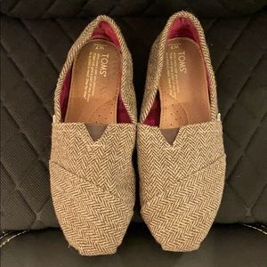 Toms Shoes